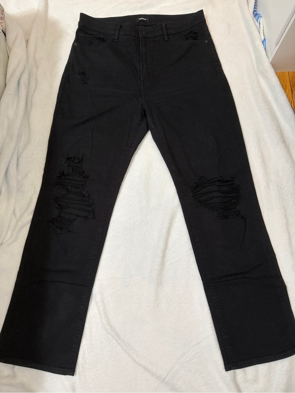 Express Modern Straight Super High Rise black Distressed jeans 12R